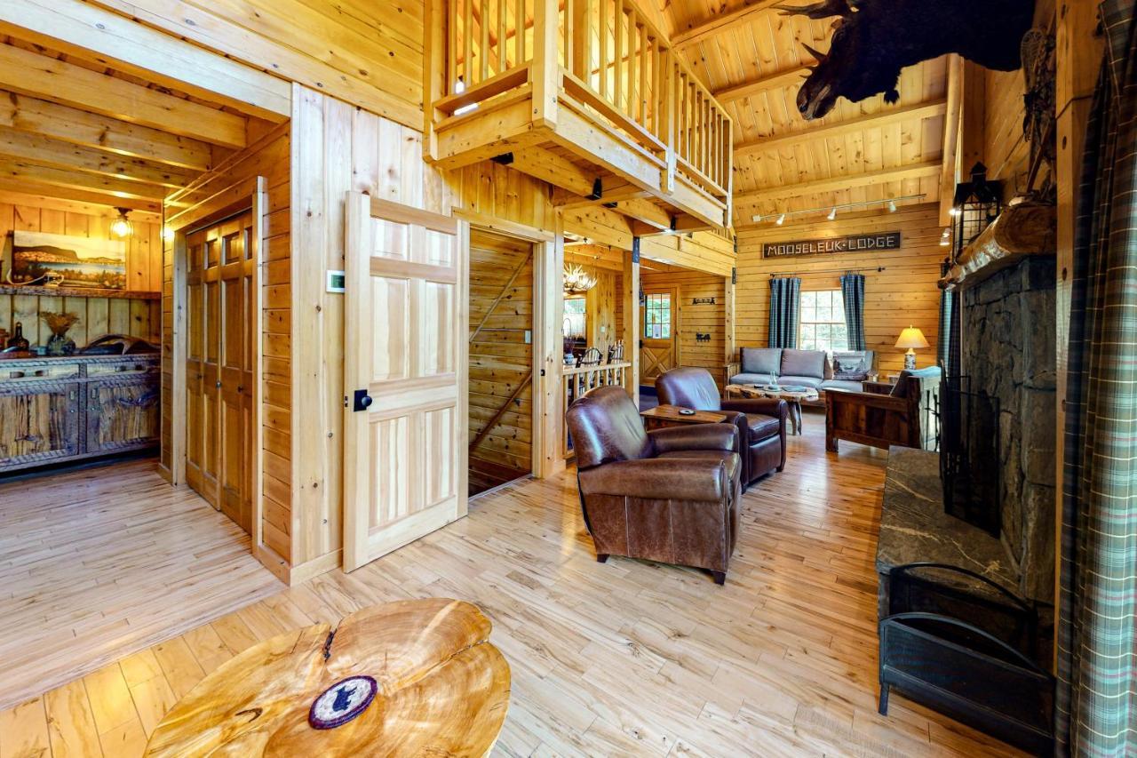 Mooseleuk Lodge The Highlands 외부 사진