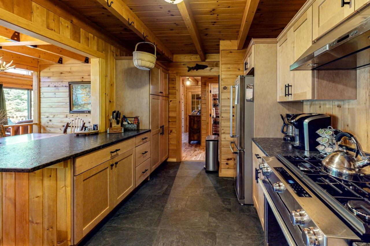 Mooseleuk Lodge The Highlands 외부 사진