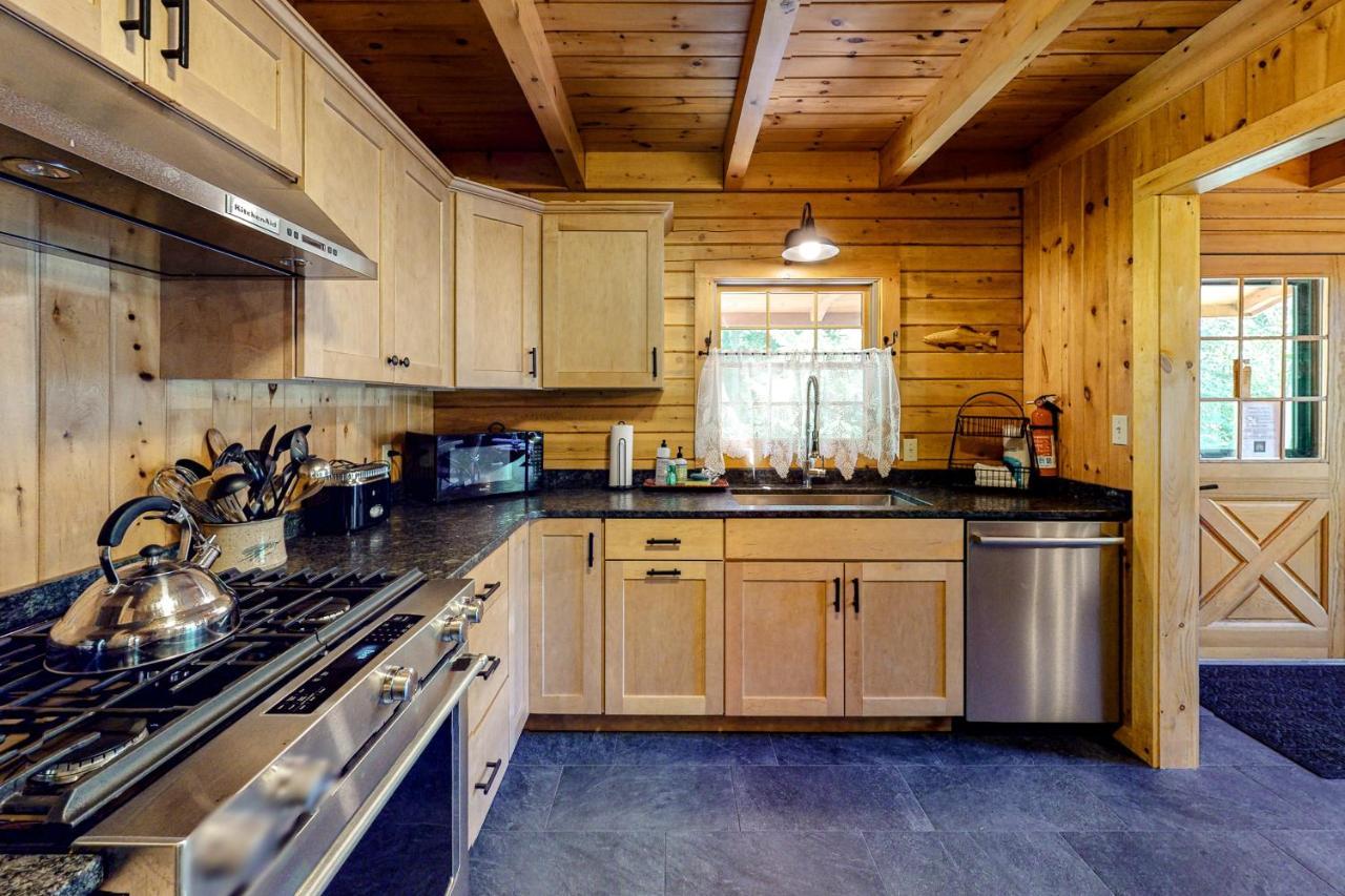Mooseleuk Lodge The Highlands 외부 사진
