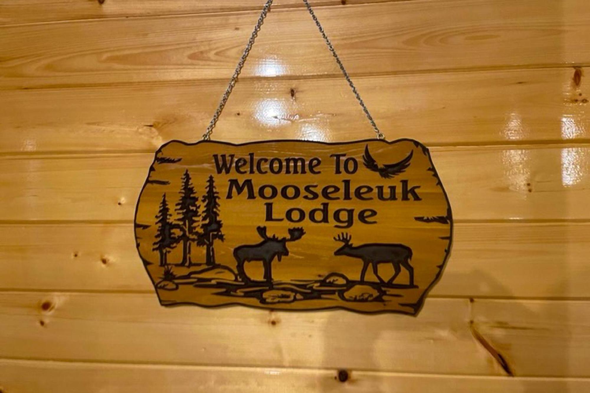 Mooseleuk Lodge The Highlands 외부 사진